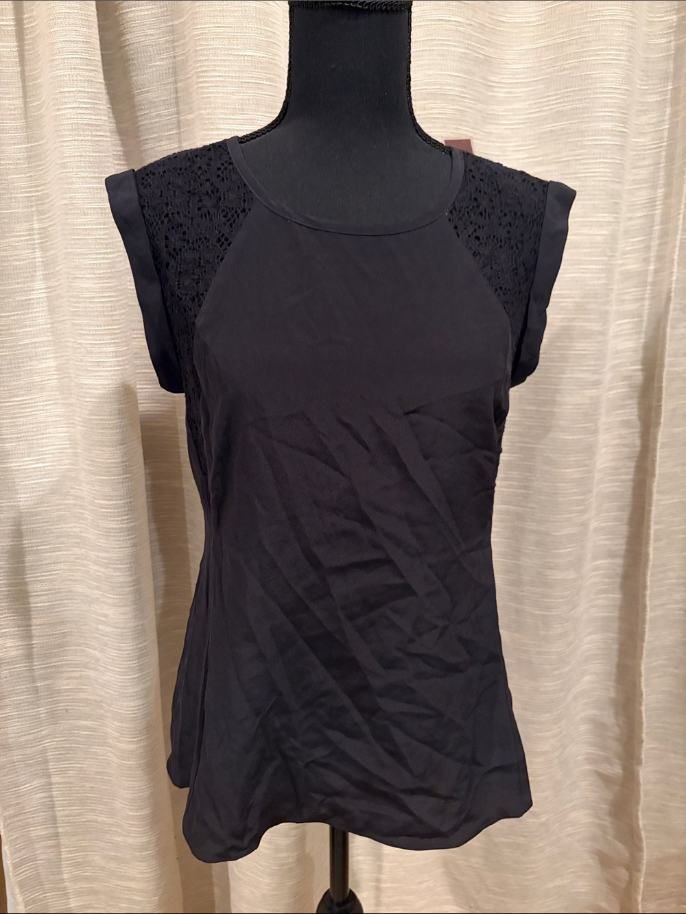 Rebecca Taylor Lace-Shoulder Black Women's sleeveless blouse